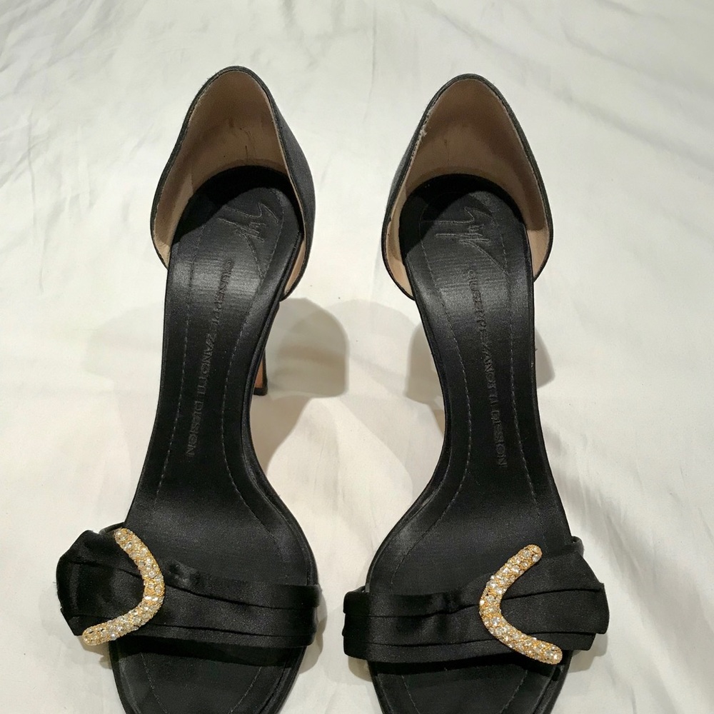 Giuseppe Zanotti RARE satin crystal D’Orsay heels